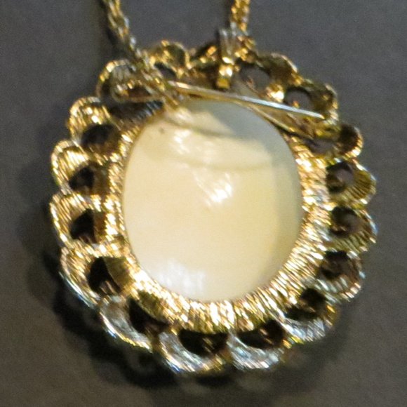 Decorative Necklace/Broach - Picture 3 of 4